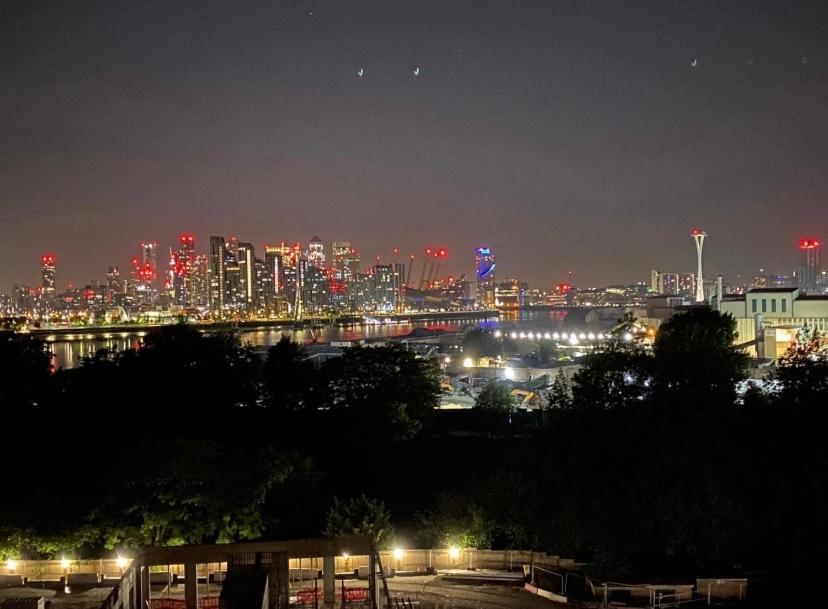 Large Double Room Overlooking The Thames ลอนดอน ภายนอก รูปภาพ