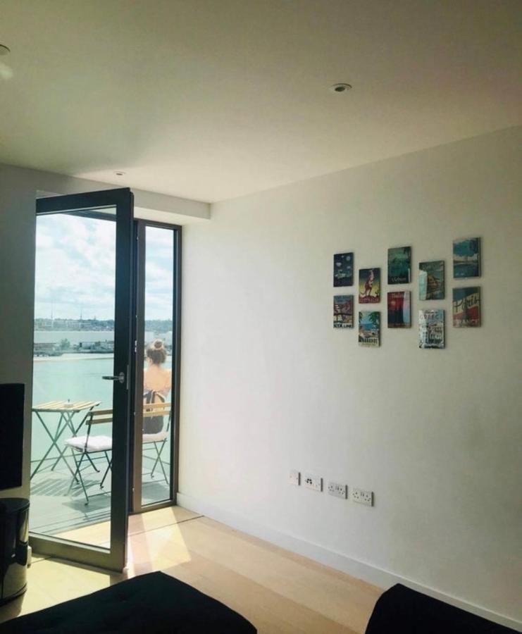 Large Double Room Overlooking The Thames ลอนดอน ภายนอก รูปภาพ