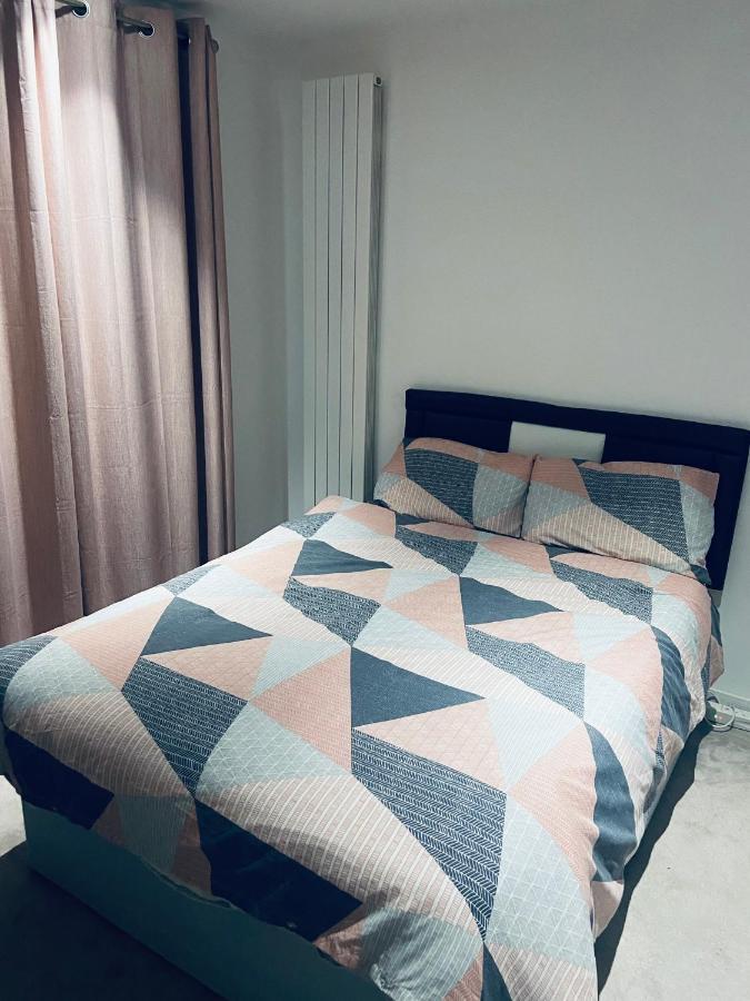 Large Double Room Overlooking The Thames ลอนดอน ภายนอก รูปภาพ